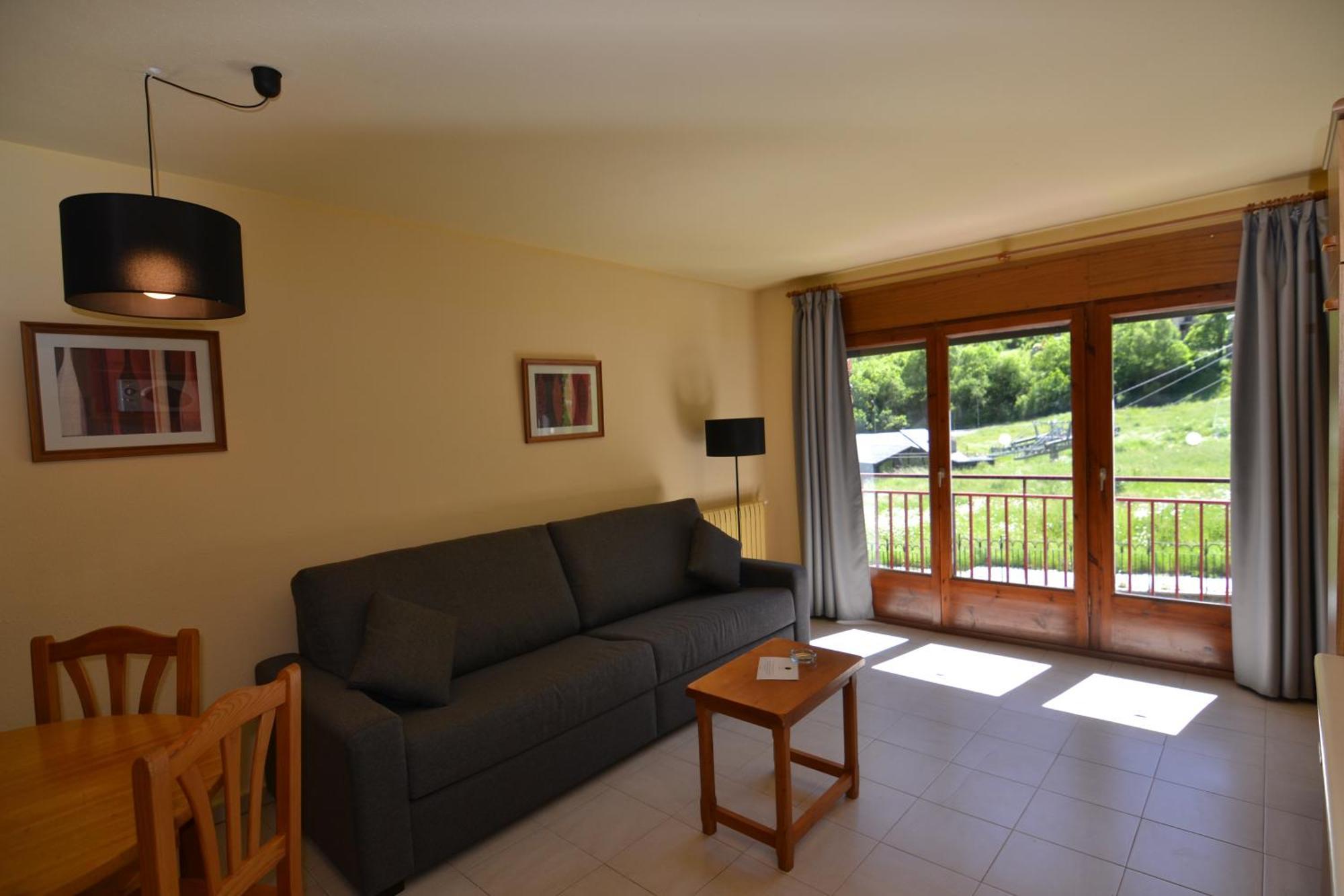 Apartamentos Turisticos Poblado Arinsal Bagian luar foto