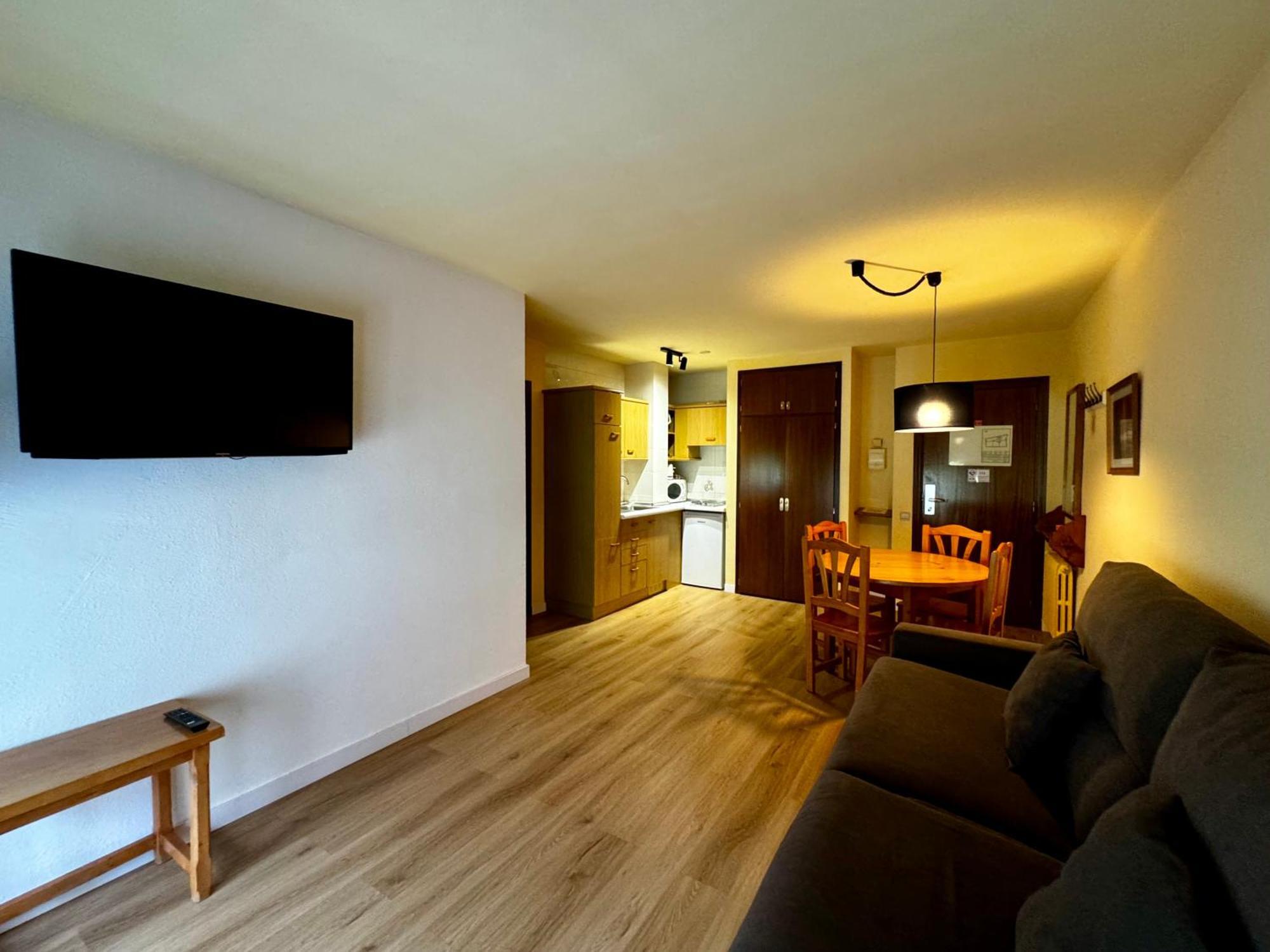 Apartamentos Turisticos Poblado Arinsal Bagian luar foto