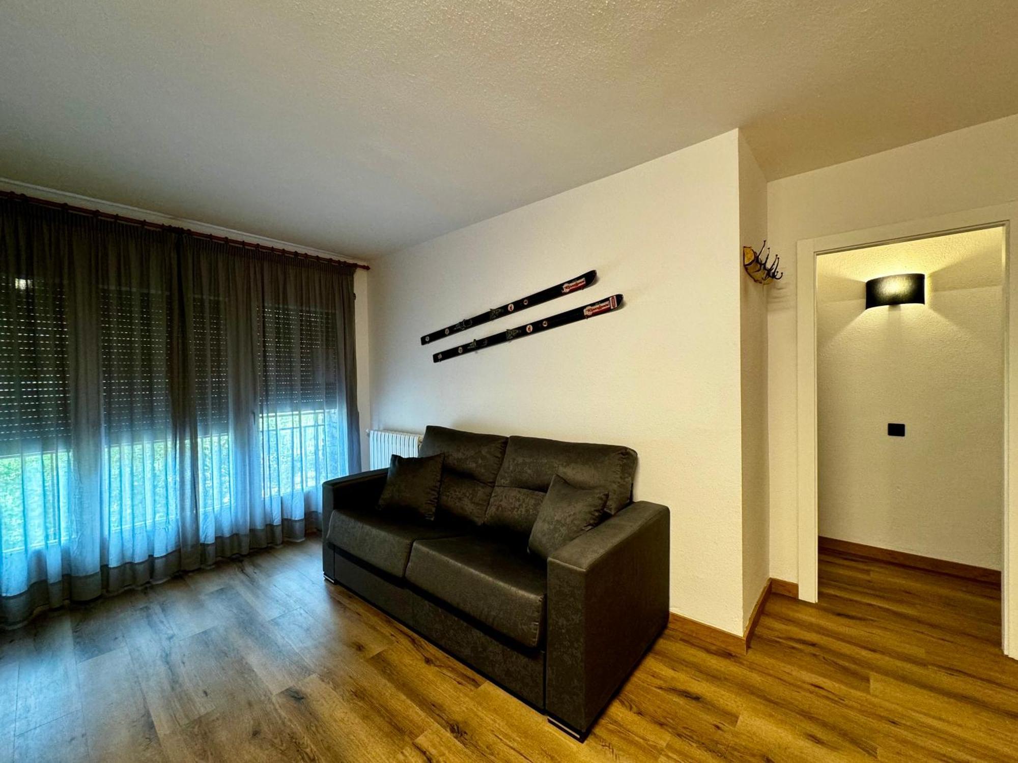Apartamentos Turisticos Poblado Arinsal Bagian luar foto