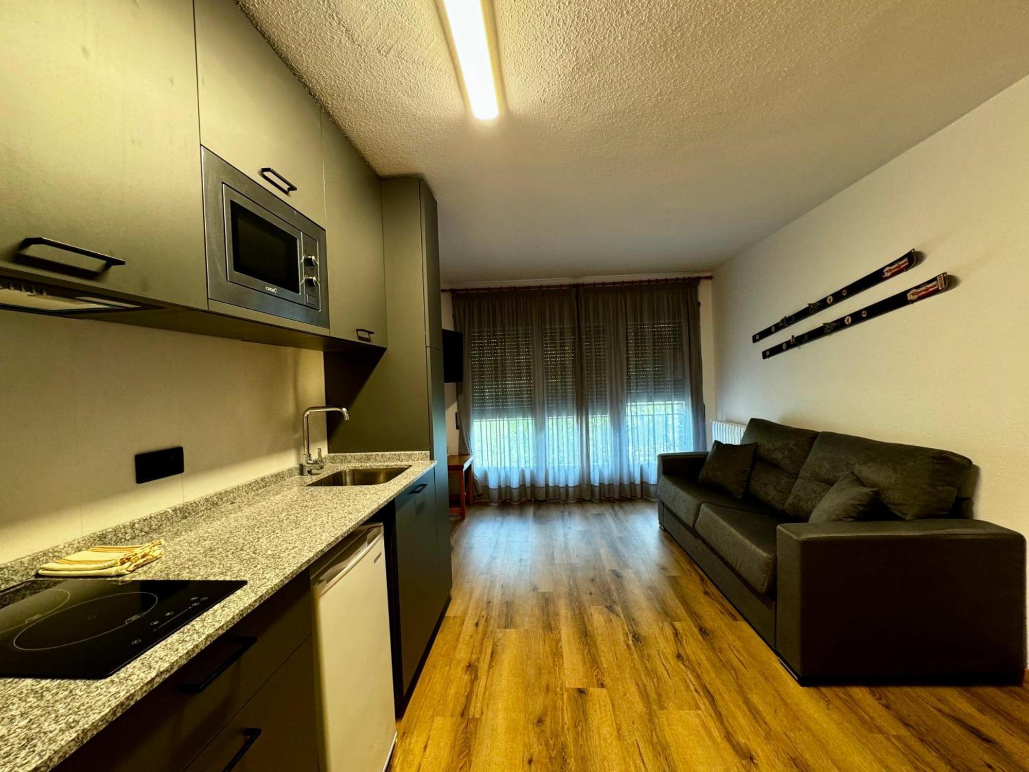 Apartamentos Turisticos Poblado Arinsal Bagian luar foto