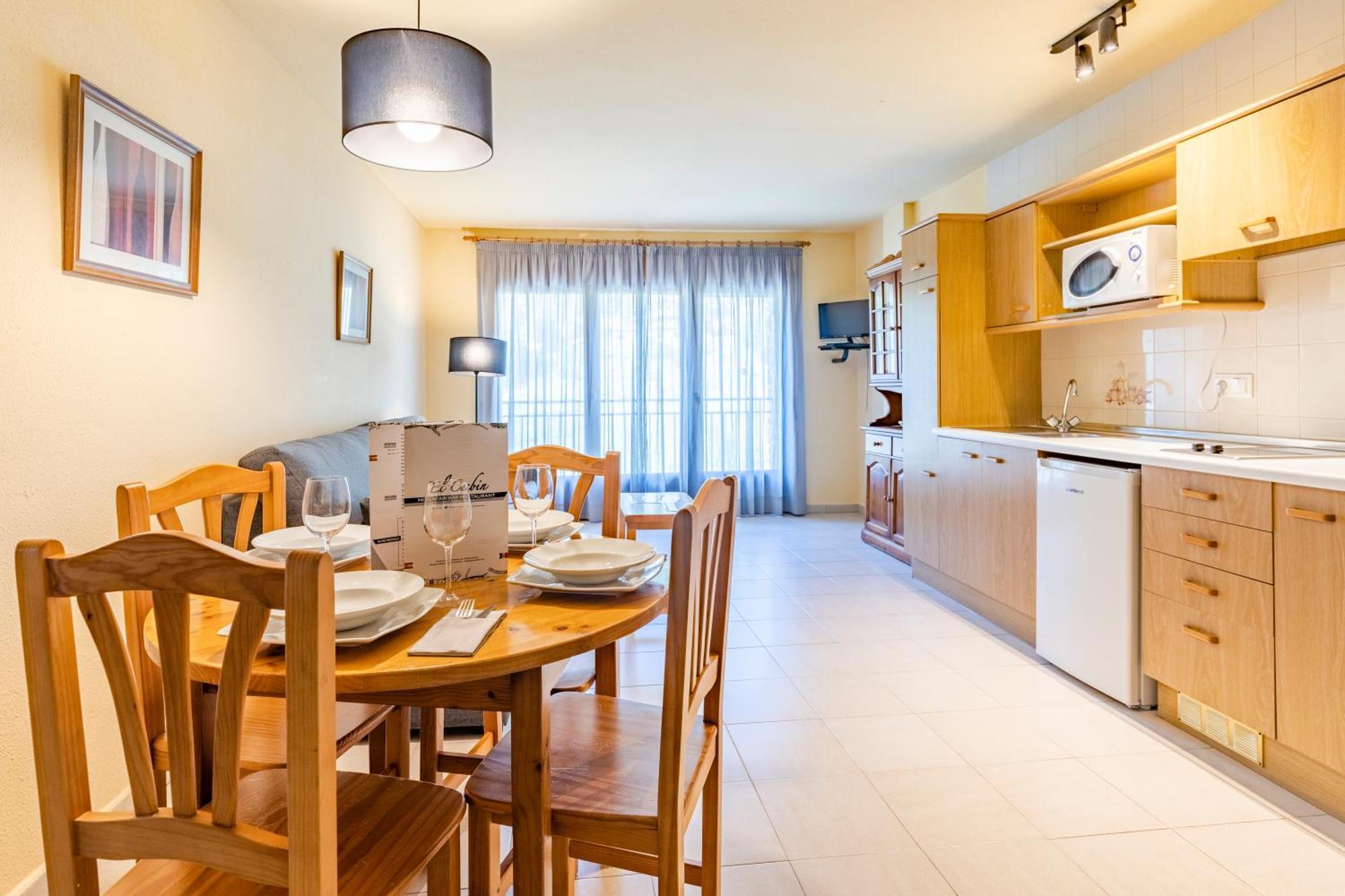 Apartamentos Turisticos Poblado Arinsal Bagian luar foto