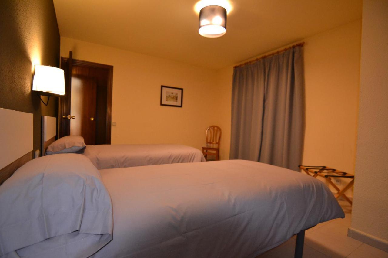 Apartamentos Turisticos Poblado Arinsal Bagian luar foto