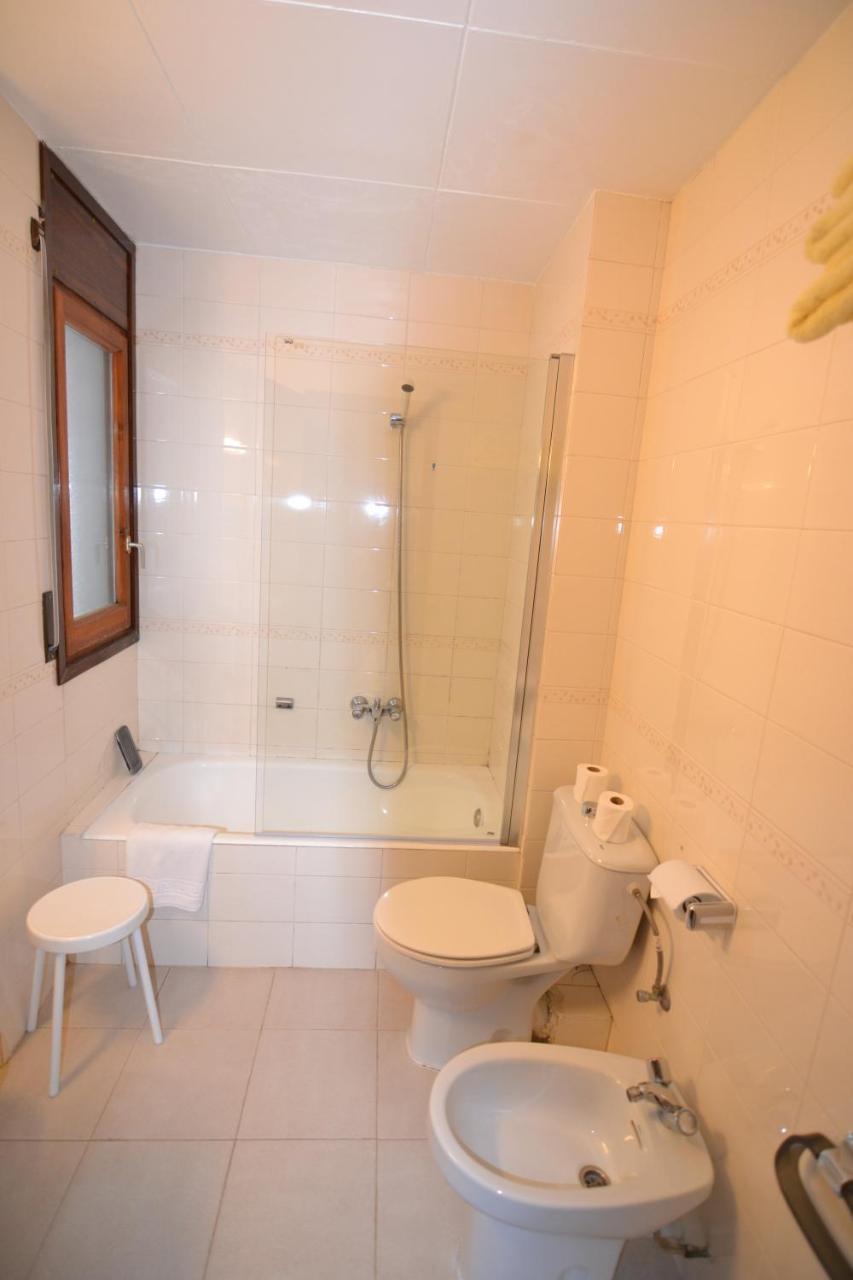 Apartamentos Turisticos Poblado Arinsal Bagian luar foto