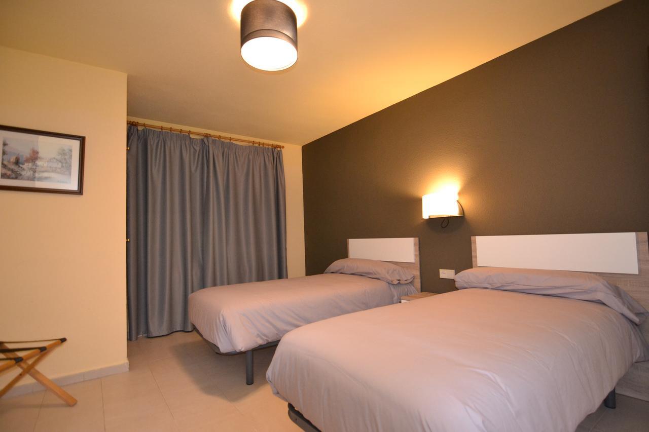 Apartamentos Turisticos Poblado Arinsal Bagian luar foto