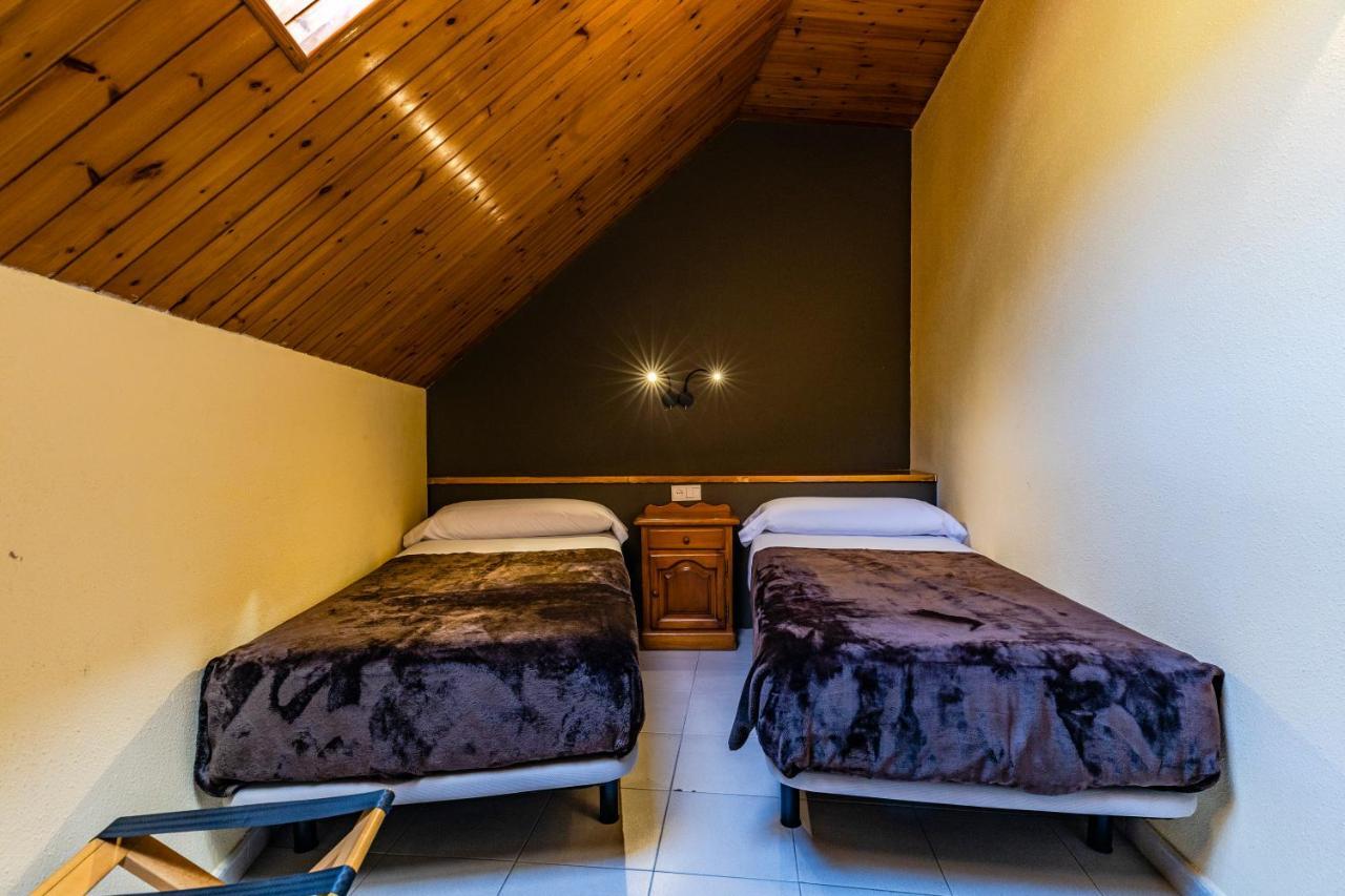 Apartamentos Turisticos Poblado Arinsal Bagian luar foto