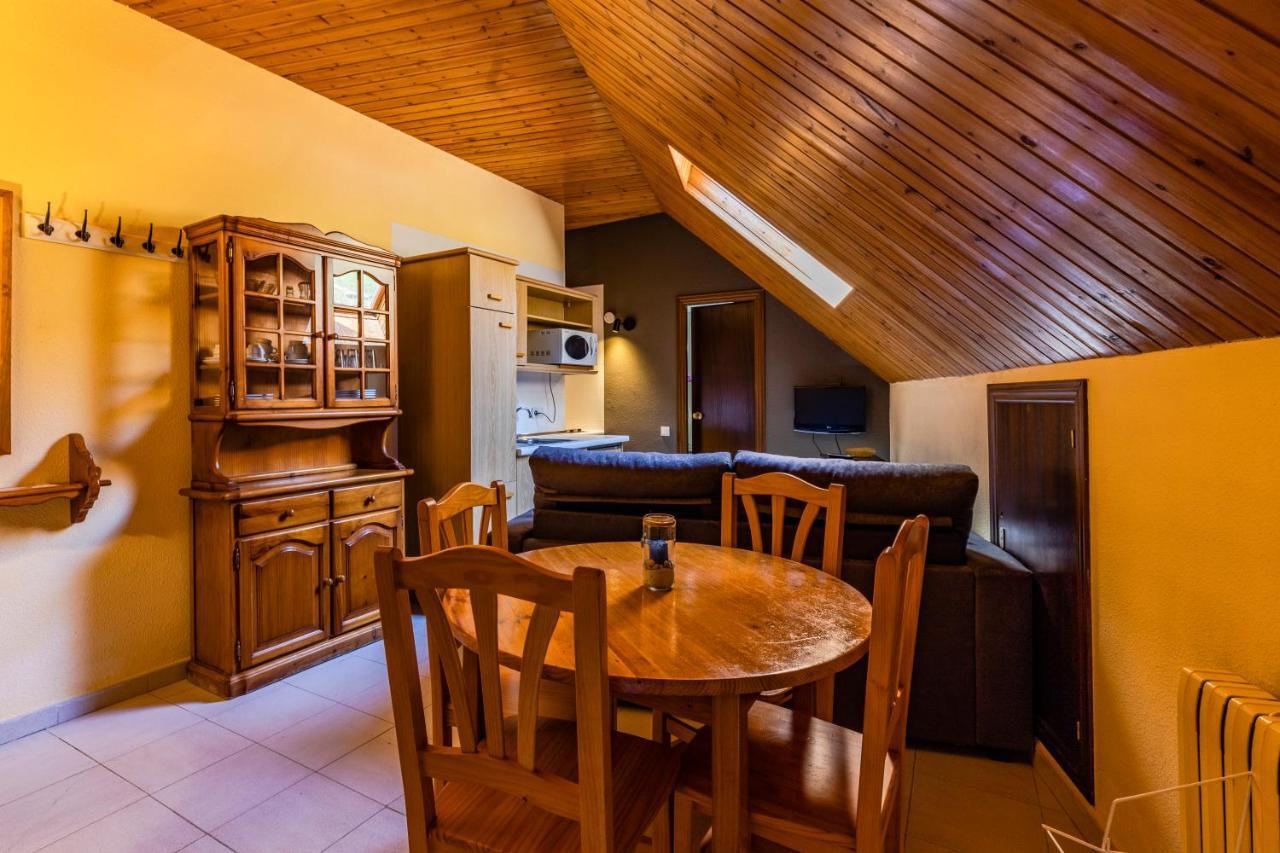 Apartamentos Turisticos Poblado Arinsal Bagian luar foto