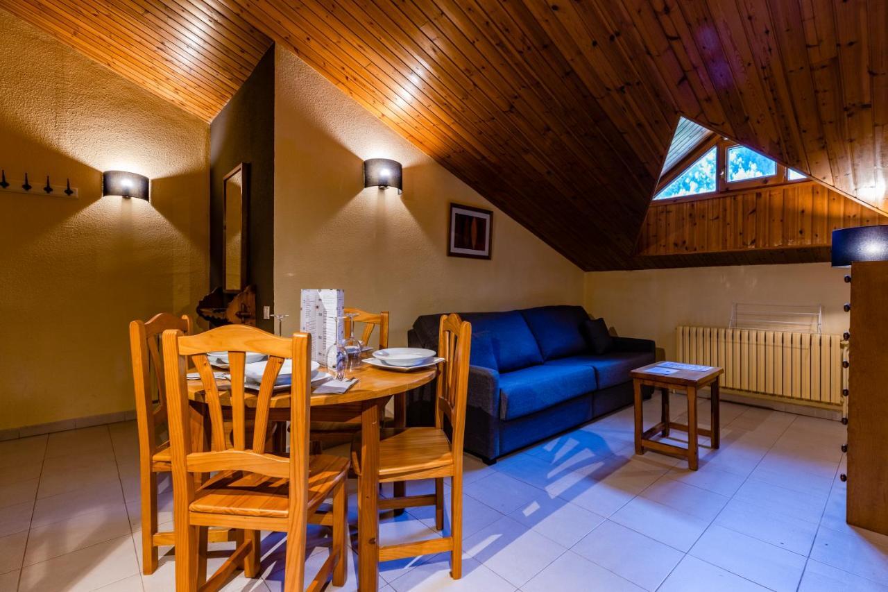 Apartamentos Turisticos Poblado Arinsal Bagian luar foto